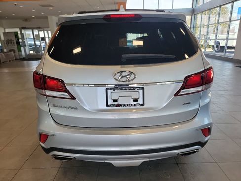 Used 2018 Hyundai Santa Fe SE w/ Cargo Package AWD/4WD image 6