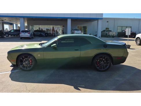 Used 2022 Dodge Challenger R/T Scat Pack image 5