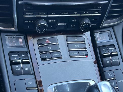 Used 2013 Porsche Panamera AWD/4WD image 22