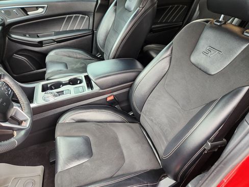 Used 2021 Ford Edge ST image 9