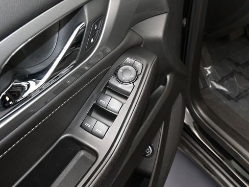 Used 2023 Chevrolet Traverse LT w/ Midnight/Sport Edition image 13