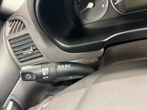 Used 2012 Hyundai Santa Fe SE image 37