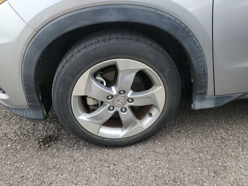 Used 2019 Honda HR-V LX image 7