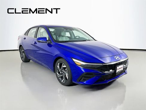 Used 2024 Hyundai Elantra Limited FWD image 5