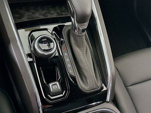 New 2026 GMC Canyon Elevation w/ Convenience Package image 12