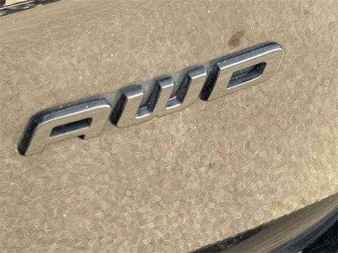 Used 2024 Ford Edge SE w/ Black Appearance Package image 8