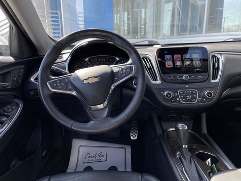 Used 2017 Chevrolet Malibu Premier w/ Driver Confidence Package FWD image 19