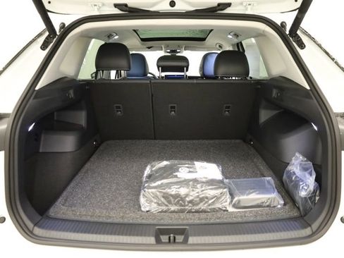 New 2026 Volkswagen Tiguan SE AWD/4WD image 34