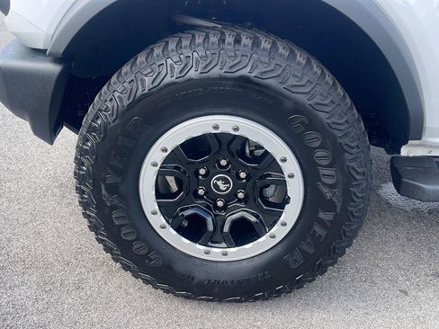 Used 2023 Ford Bronco Big Bend w/ Sasquatch Package AWD/4WD image 13