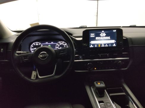 Used 2022 Nissan Pathfinder SL w/ SL Black Package FWD image 22