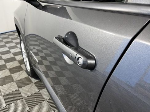 Used 2018 Jeep Renegade Latitude w/ Safety & Security Group image 13