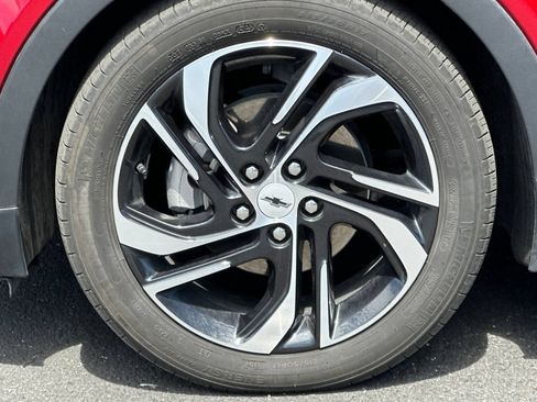 Used 2023 Chevrolet Bolt LT w/ Infotainment Package FWD image 41