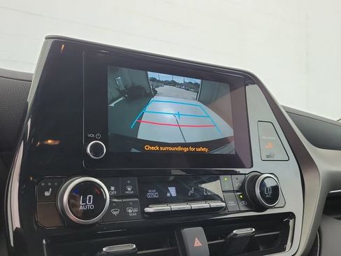 Used 2026 Toyota Highlander XLE AWD/4WD image 29