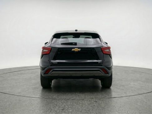 Used 2025 Chevrolet Trax LT FWD image 7