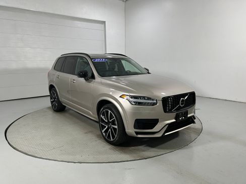 Used 2023 Volvo XC90 T8 Plus w/ Protection Package Premier AWD/4WD image 2