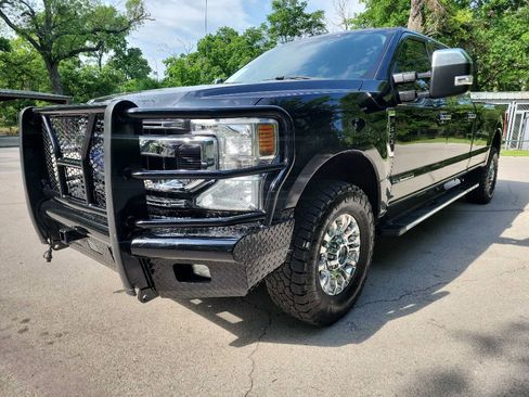 Used 2020 Ford F350 XLT w/ XLT Premium Package image 4