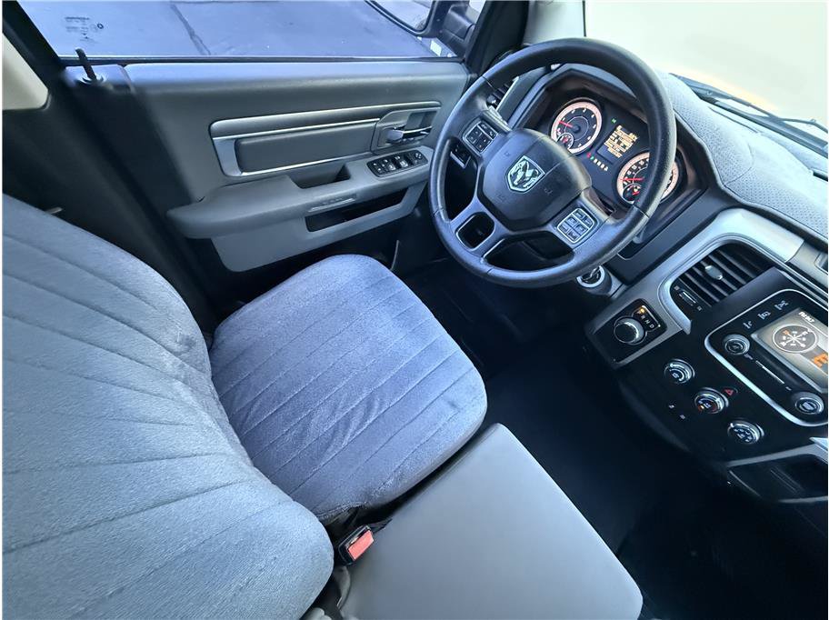 Used 2017 RAM 1500 Classic SLT RWD image 8