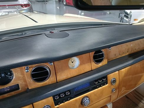 Used 2006 Rolls-Royce Phantom Sedan RWD image 21