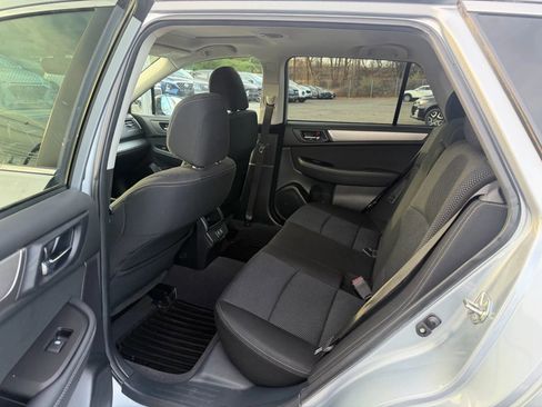 Used 2019 Subaru Outback 2.5i Premium image 32
