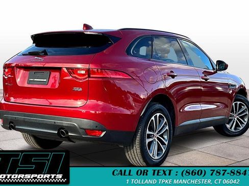 Used 2018 Jaguar F-PACE Premium image 2