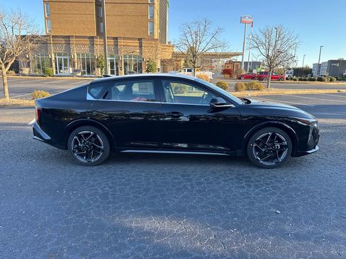 New 2025 Kia K4 GT-Line image 2