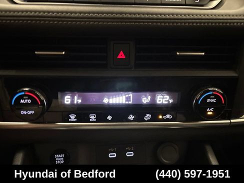 Used 2024 Nissan Rogue SV AWD/4WD image 20