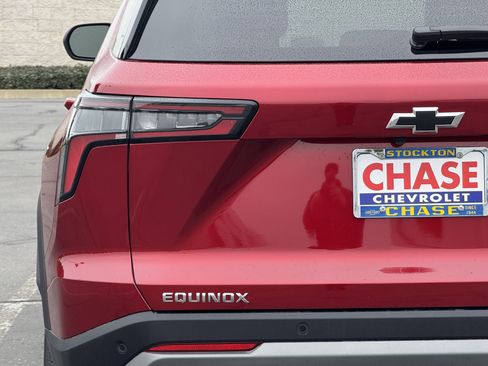 New 2026 Chevrolet Equinox LT w/ LPO, Floor Liner Package image 7