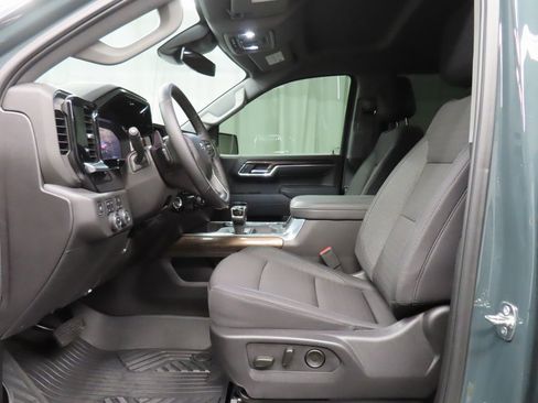 Used 2025 Chevrolet Silverado 1500 LT Trail Boss w/ Convenience Package II image 10