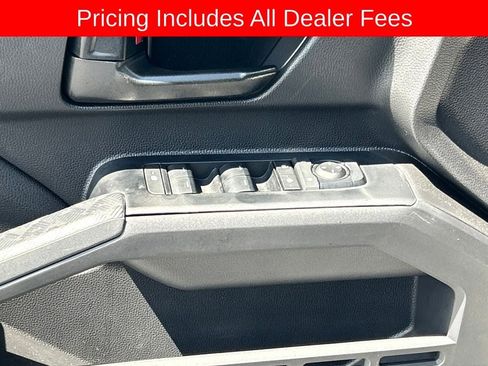 Used 2025 Toyota Tacoma SR5 AWD/4WD image 4