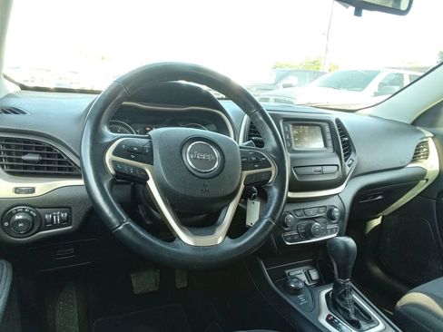 Used 2015 Jeep Cherokee Latitude AWD/4WD image 15