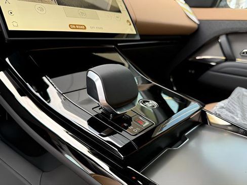 New 2026 Land Rover Range Rover Sport Dynamic SE image 17