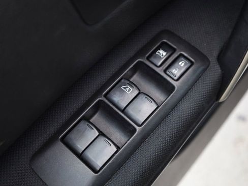 Used 2011 Nissan Rogue S image 25