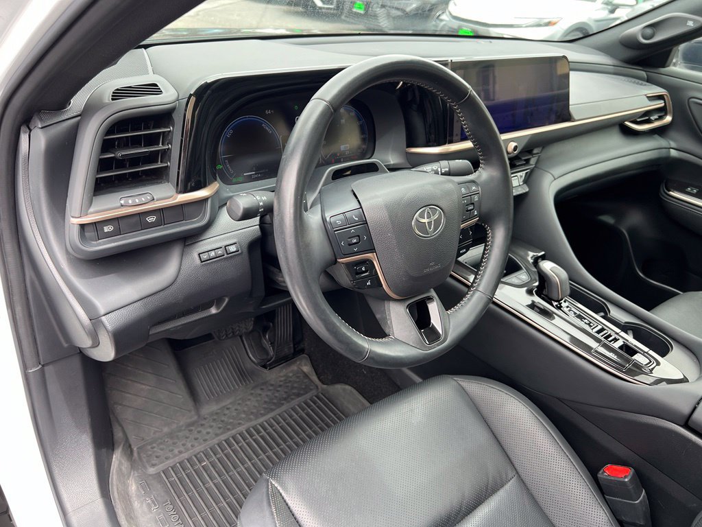 Certified 2024 Toyota Crown Platinum AWD/4WD image 15