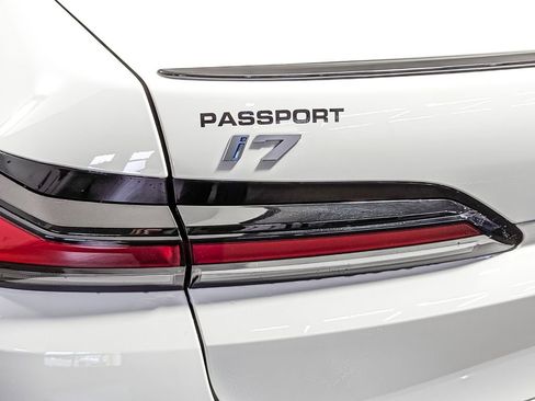 Used 2025 BMW i7 eDrive50 w/ M Sport Package image 6