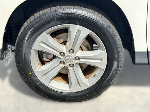 Used 2012 Toyota Highlander Limited w/ Tow Pkg image 11