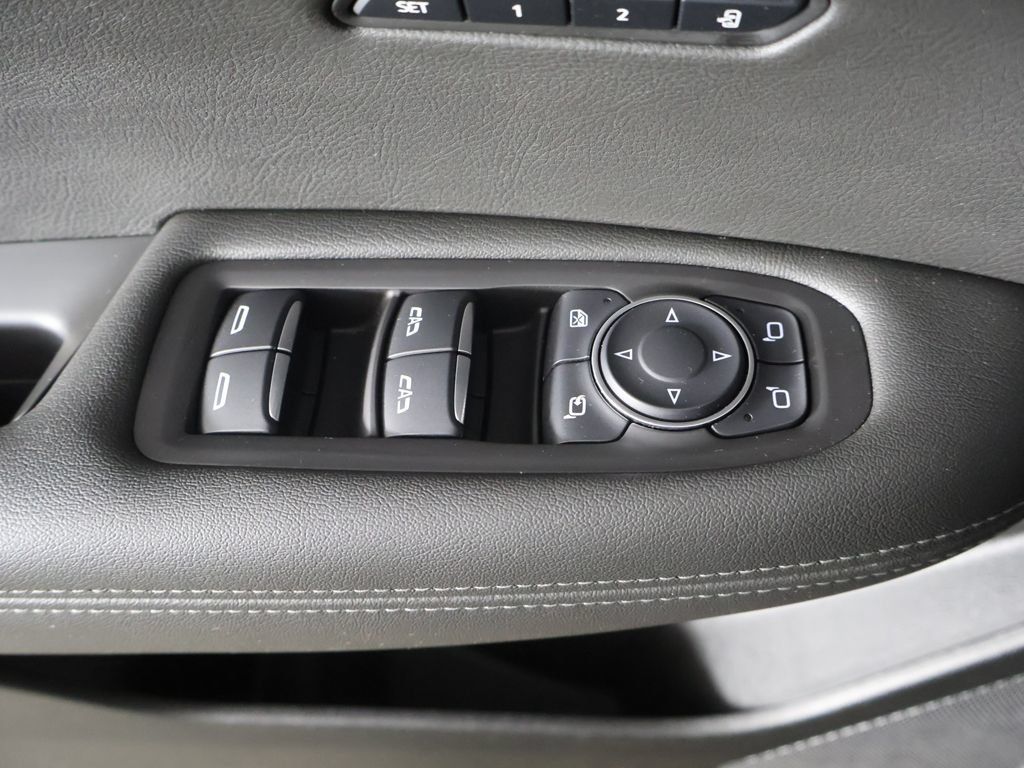 Used 2024 Cadillac XT6 Luxury w/ LPO, Floor Liner Package AWD/4WD image 38