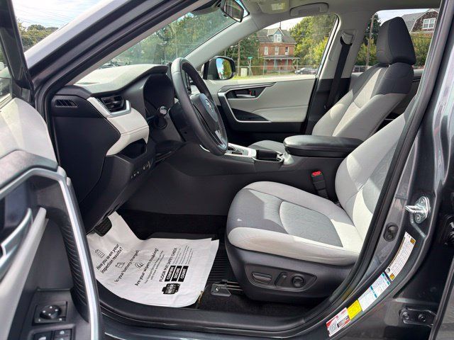 Used 2020 Toyota RAV4 XLE w/ Convenience Package AWD/4WD image 13
