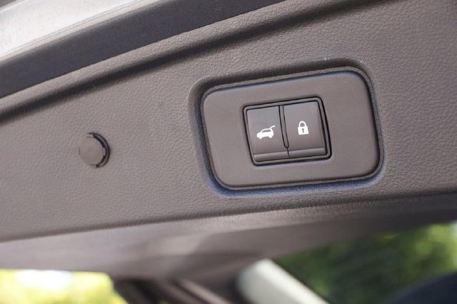 Certified 2025 Nissan Pathfinder SV w/ SV Premium Package FWD image 8
