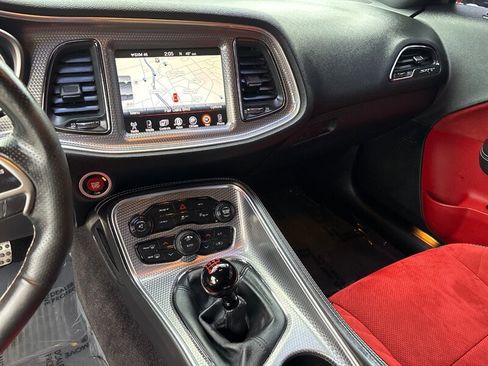 Used 2016 Dodge Challenger SRT Hellcat image 16