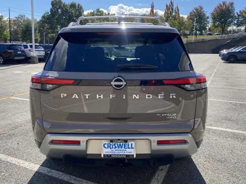 Used 2023 Nissan Pathfinder Platinum image 6