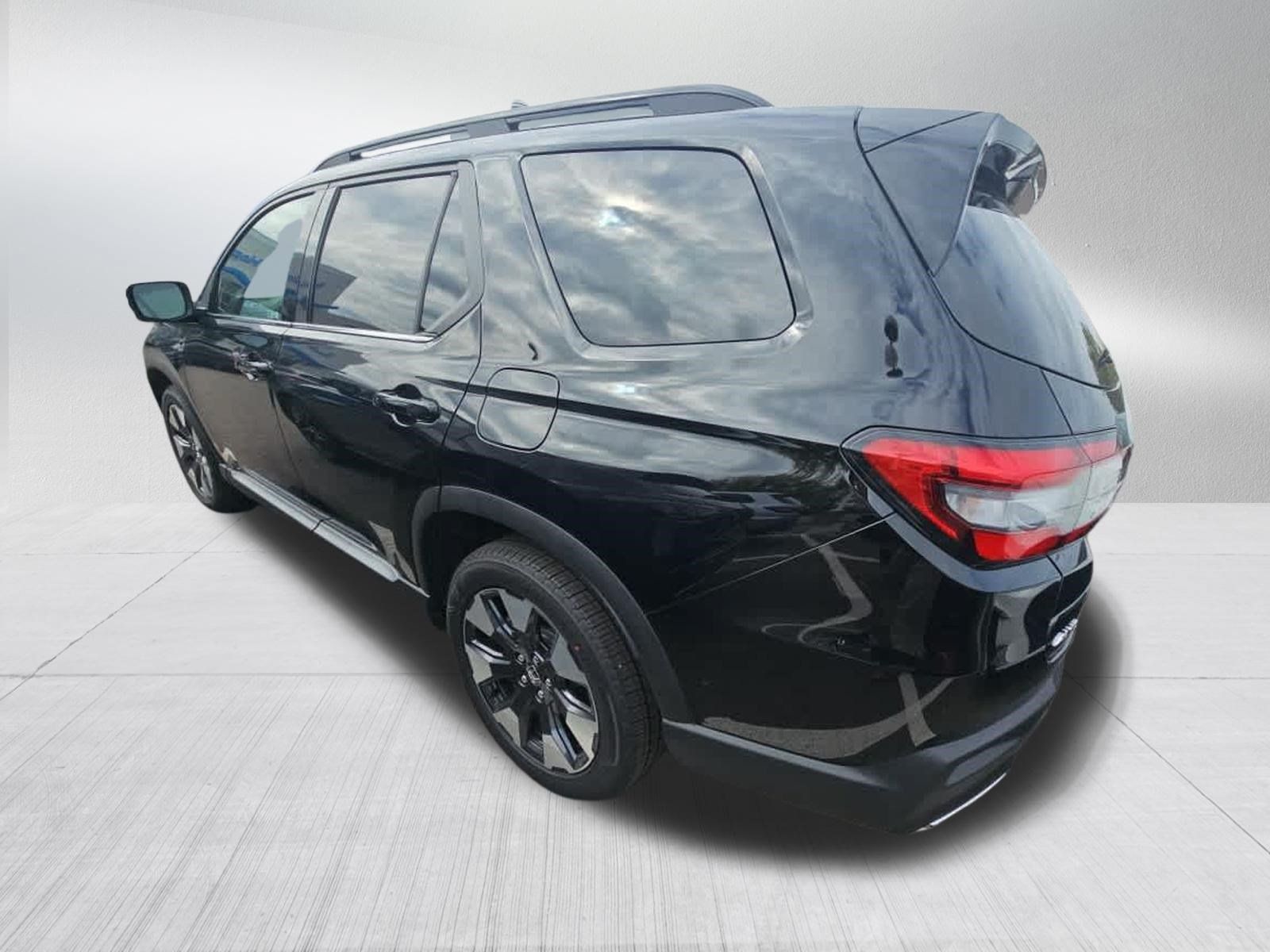 Used 2026 Honda Pilot Touring image 6
