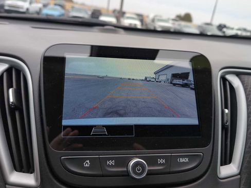 Used 2025 Chevrolet Malibu LT image 14