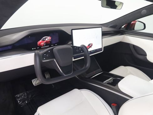 Used 2022 Tesla Model S Plaid image 28
