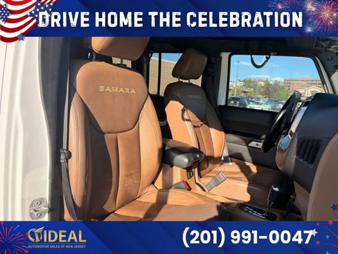 Used 2016 Jeep Wrangler Unlimited Sahara w/ Connectivity Group AWD/4WD image 22