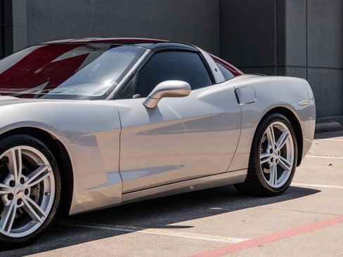 Used 2008 Chevrolet Corvette Coupe w/ Preferred Equipment Group RWD image 39