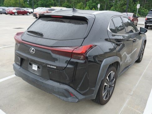 Used 2022 Lexus UX 200 w/ Accessory Package (Z2) FWD image 4