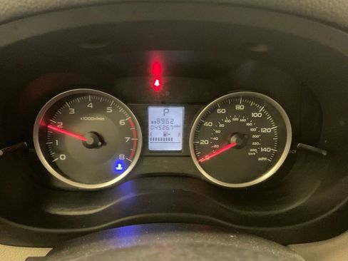 Used 2015 Subaru Forester 2.5i w/ Alloy Wheel Package AWD/4WD image 11