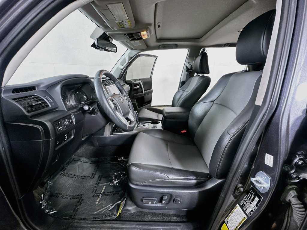 Used 2020 Toyota 4Runner SR5 Premium w/ Moonroof Package AWD/4WD image 18