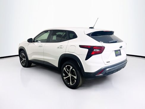 Used 2025 Chevrolet Trax RS w/ Driver Confidence Package image 5