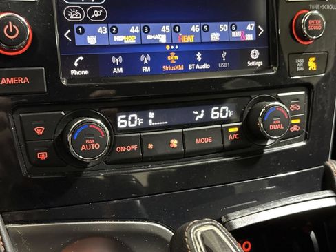 Used 2019 Nissan Maxima SR w/ Premium Package FWD image 17